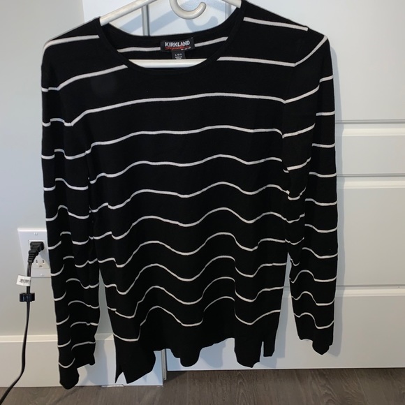 Sweater for sale - Picture 1 of 1